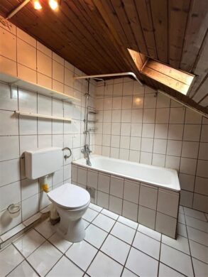 Helle Dachgeschosswohnung mit Gartennutzung gelangt zur Miete in Pottschach! - bild