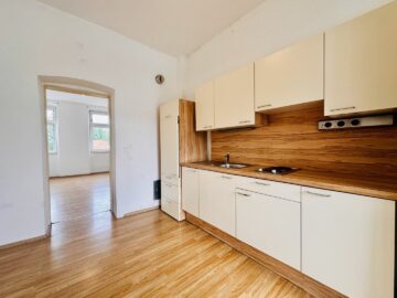 Helle Eigentumswohnung mit allgemeinen Balkon und eigenen Parkplatz gelangt in 2630 Ternitz zum Verkauf! - bild