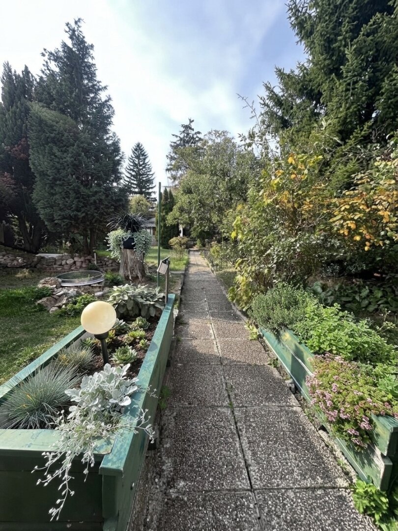 Top Gelegenheit- 1/2 Hausanteil mit großem Garten in bester Lage, 2700 Wiener Neustadt, Haus