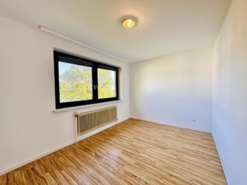 Sonnige Wohnung mit Loggia und Keller zum Kauf in Natschbach - bild