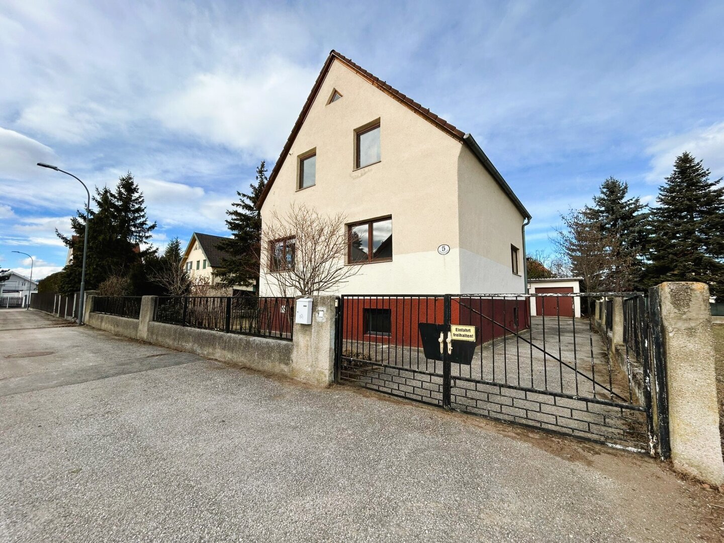 Ruhiges Wohnjuwel im Mühlfeld – Haus in Sackgasse mit freiem Feldblick!, 2620 Neunkirchen, Haus