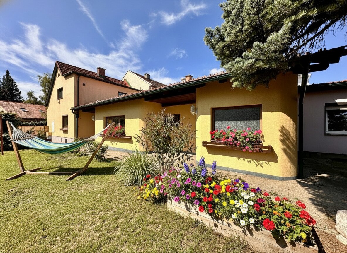 Leben & genießen – Charmantes Haus mit 2 Wohneinheiten, Pool, Garage & viel Platz in Neunkirchen!, 2620 Neunkirchen, Haus