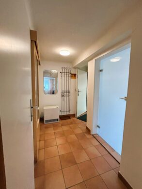 Charmantes Zweifamilienhaus in Aspern – Ruhelage mit zwei separaten Wohneinheiten und großem Grundstück - bild