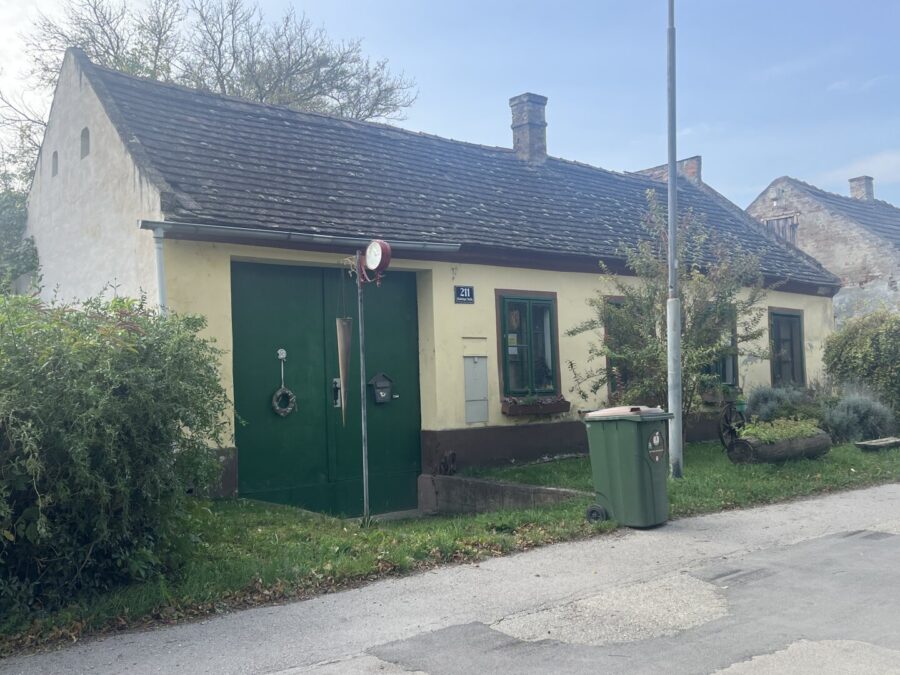 Baugrundstück mit historischem Altbestand und viel Potenzial mitten in Oberlaa - titelbild