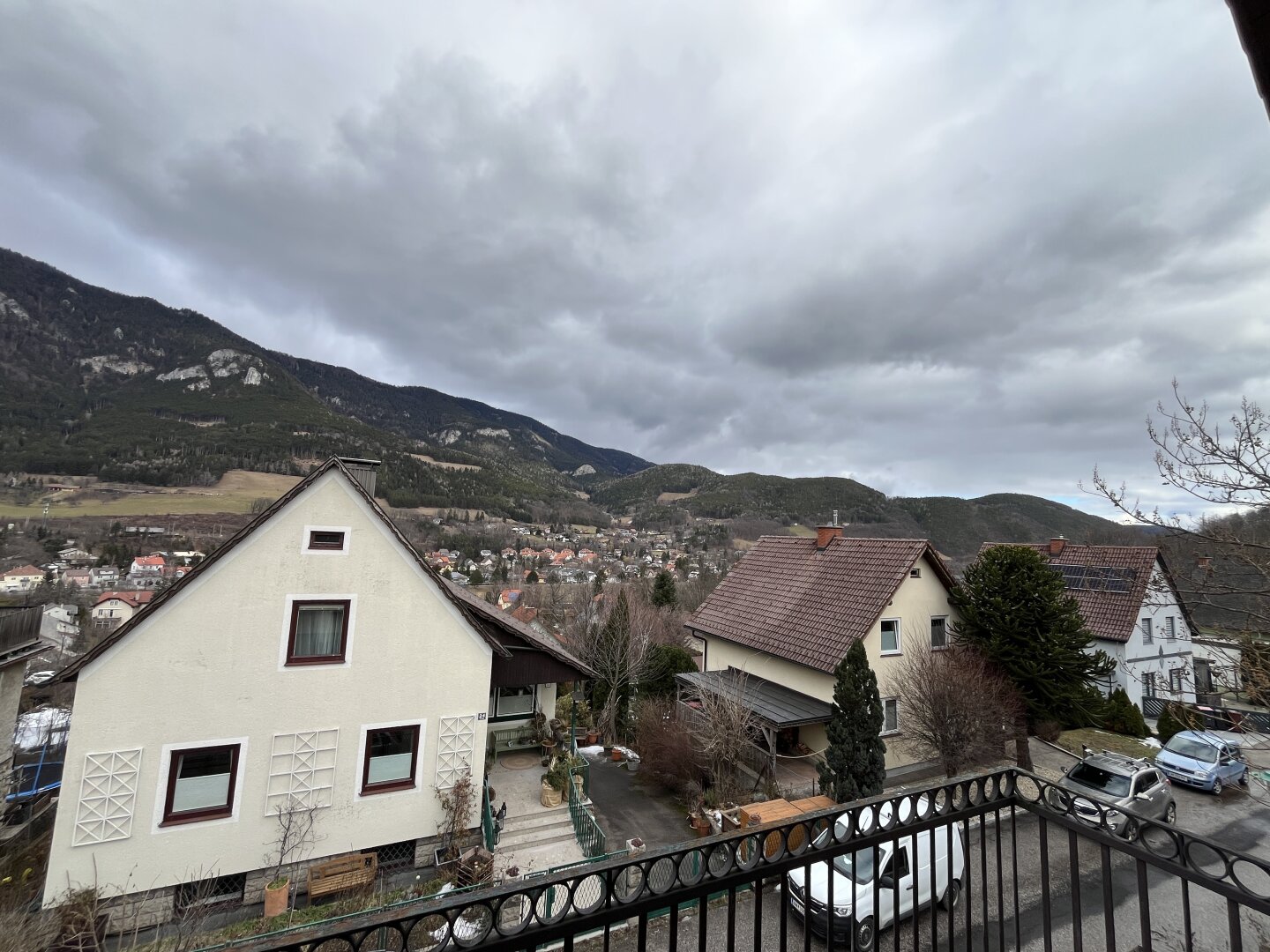 Einfamilienhaus mit Traumblick und E-Ladestation in Top-Lage von Payerbach, 2650 Payerbach, Einfamilienhaus