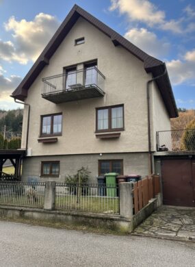 Einfamilienhaus mit Traumblick und E-Ladestation in Top-Lage von Payerbach - bild