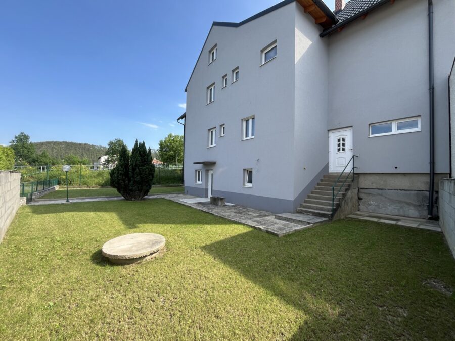 Bezugsfertiges Mehrfamilienhaus mit Potential in Pottschach - titelbild