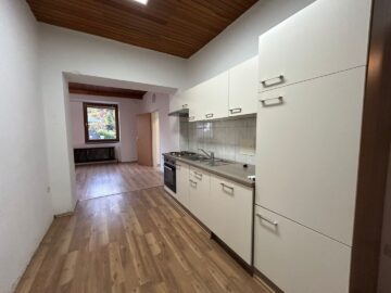 2831 Haßbach - Schöne Erdgeschosswohnung in Haßbach – Ruhige Lage - bild