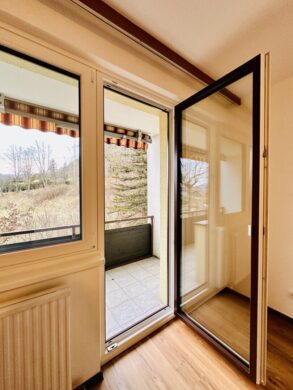 Frisch renovierte 2-Zimmer-Wohnung mit Loggia in Pernitz. Ablösefrei! - bild