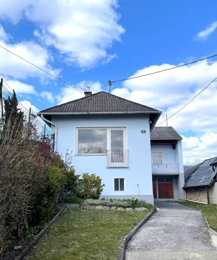 Charmant & Gepflegt! - Einfamilienhaus in ruhiger und sonniger Dorflage nahe des Naturbadesee! - titelbild