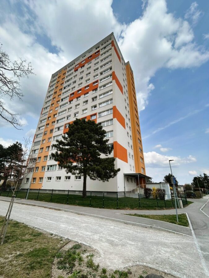 Top gepflegte 3-Zimmer Wohnung im beliebten Zehnerviertel – Fernblick im 5. Stock | Sofort beziehbar - titelbild