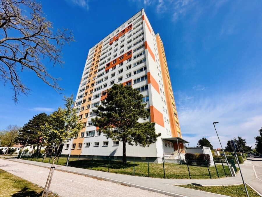 Gepflegte 3-Zimmer Wohnung im beliebten Zehnerviertel – Fernblick im 5. Stock | Sofort beziehbar - titelbild