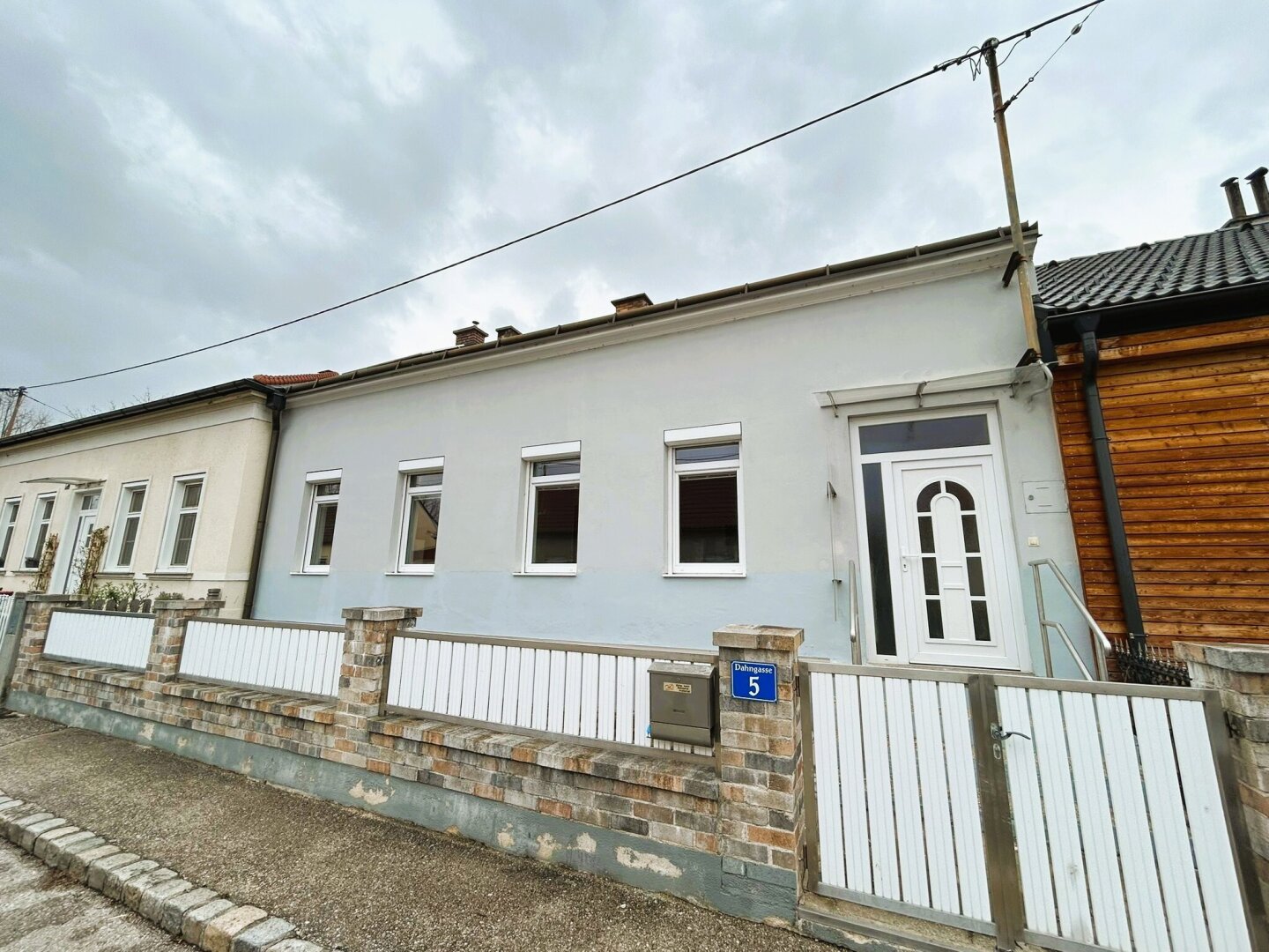 Ruhige Siedlungsperle – Einfamilienhaus nahe des Zentrums gelangt zum Verkauf!, 2620 Neunkirchen, Haus