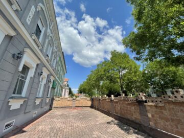 Stilvolle Stadtvilla mit Gastronomie, Appartements und Garten in Toplage in Fürstenfeld - bild