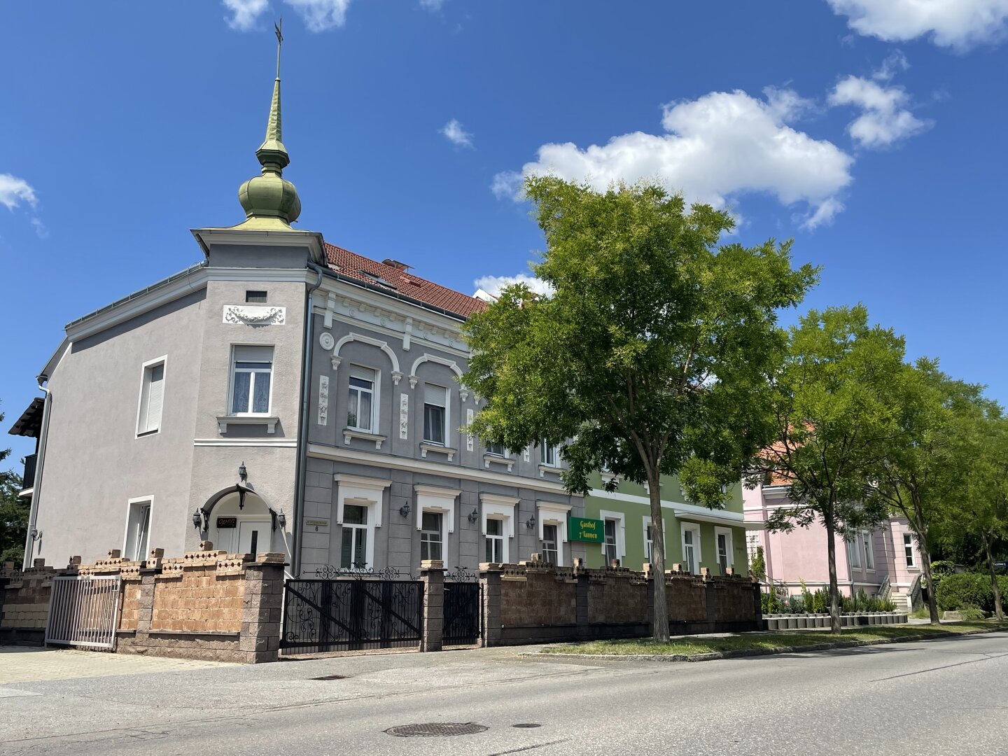 Stilvolle Stadtvilla mit Gastronomie, Appartements und Garten in Toplage in Fürstenfeld, 8280 Fürstenfeld, Haus