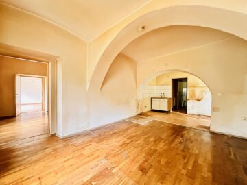 Sanierungsbedürftige Erdgeschosswohnung mit Gartenzugang im Zentrum von Reichenau an der Rax – 65 m² mit viel Potenzial - bild