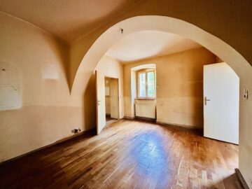 Sanierungsbedürftige Erdgeschosswohnung mit Gartenzugang im Zentrum von Reichenau an der Rax – 65 m² mit viel Potenzial - bild