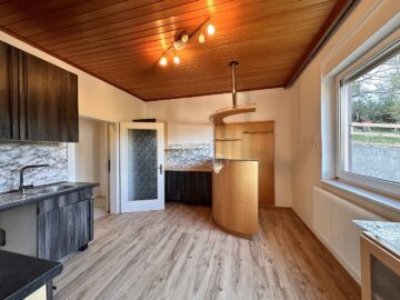 Großzügige 123 m² Wohnung mit Garten und Garage - bild