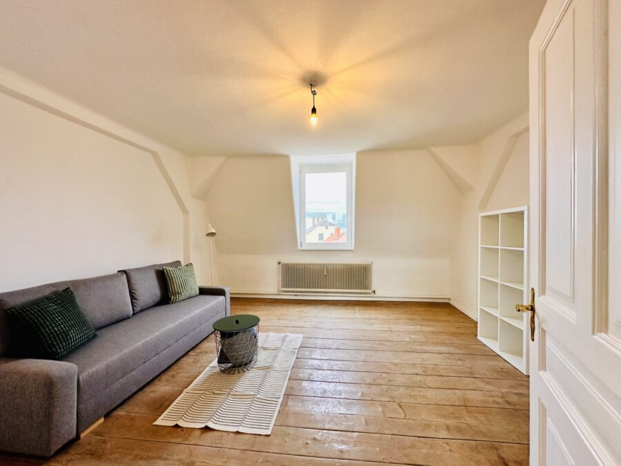 Bucklige Welt - Dachgeschosswohnung mit 82 m² + Parkplatz + Gartennutzung – nur € 89.350! - titelbild